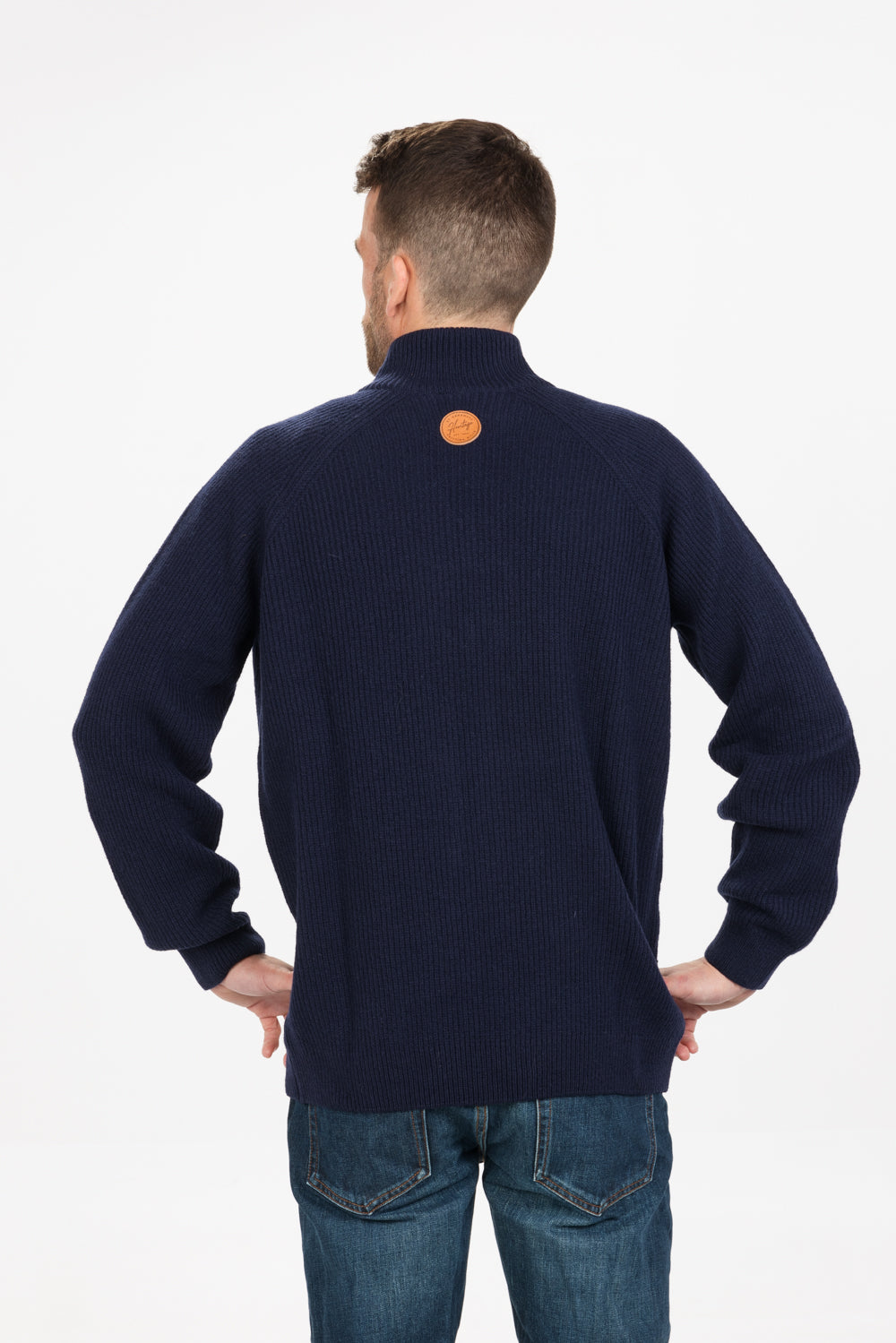 HALF ZIP AND COLLAR