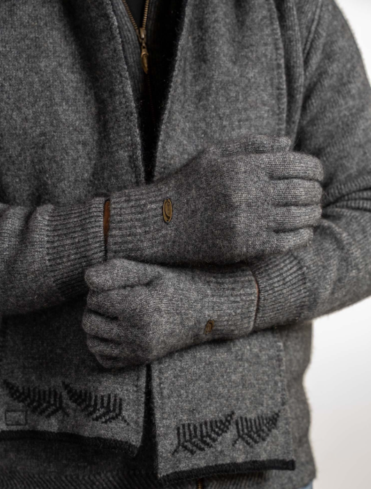 PLAIN GLOVES
