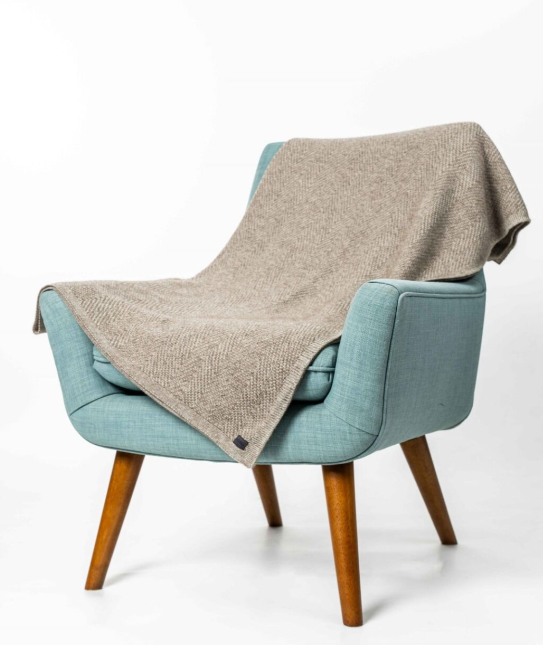 PLATED HERRINGONE THROW