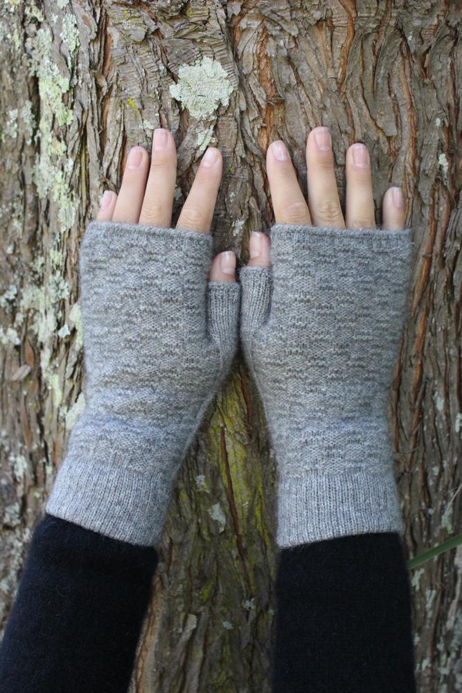DASH FINGERLESS MITTEN - Woolshed Gallery