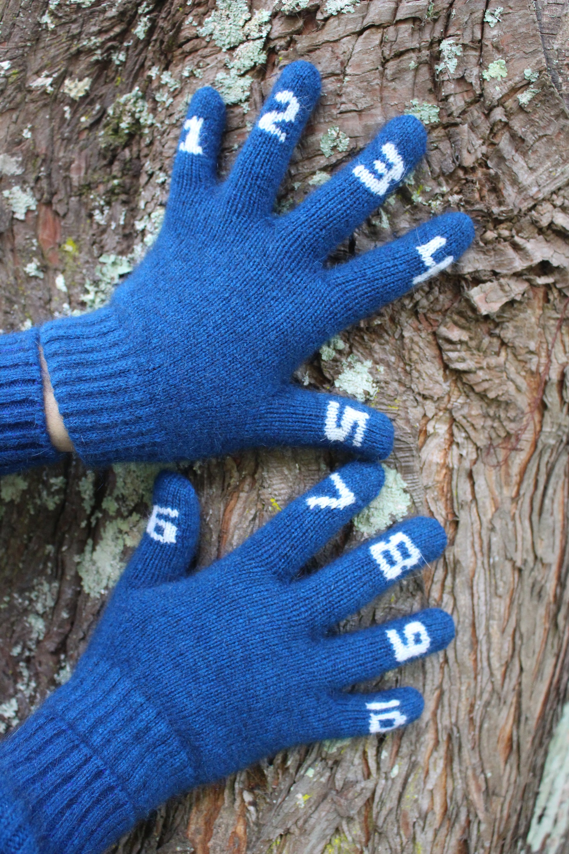 CHILD'S DIGIT GLOVE - Woolshed Gallery