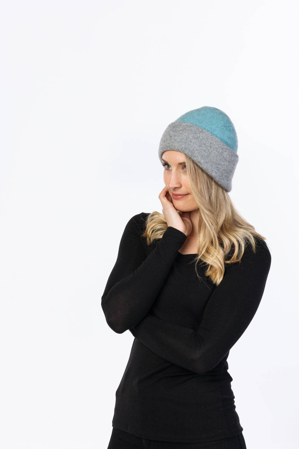 REVERSIBLE BEANIE