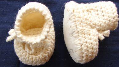 SHEEPSKIN BABY BOOTIES - Woolshed Gallery