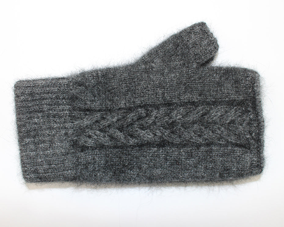 CABLE MITTEN