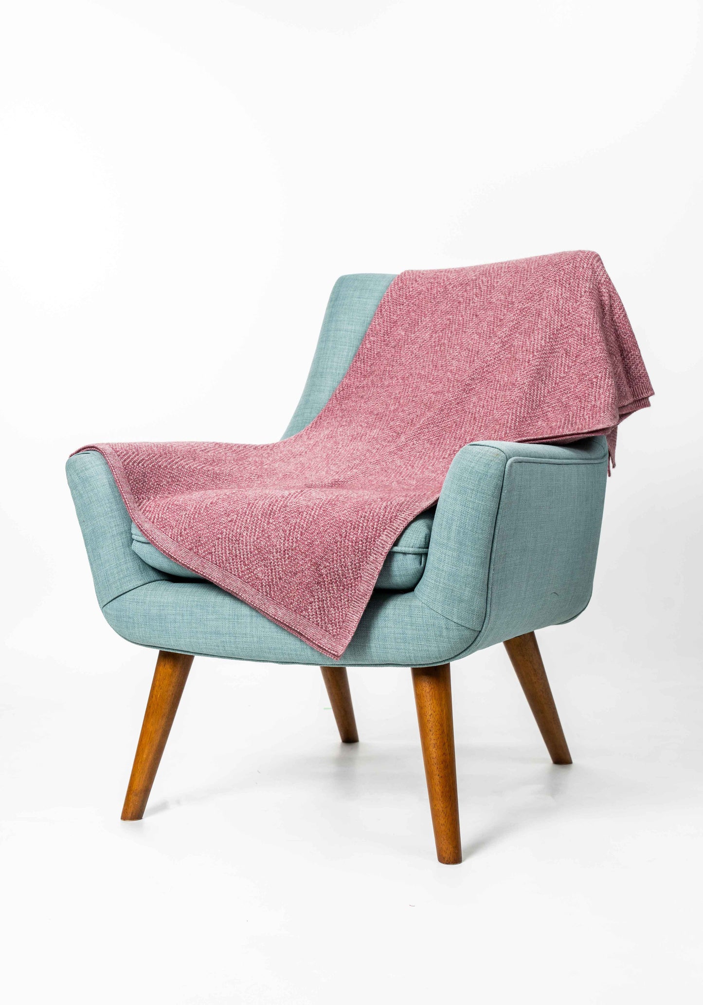 PLATED HERRINGONE THROW