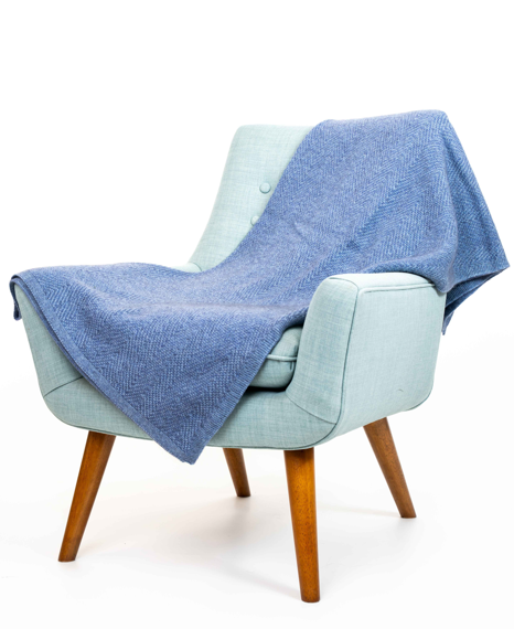 PLATED HERRINGONE THROW