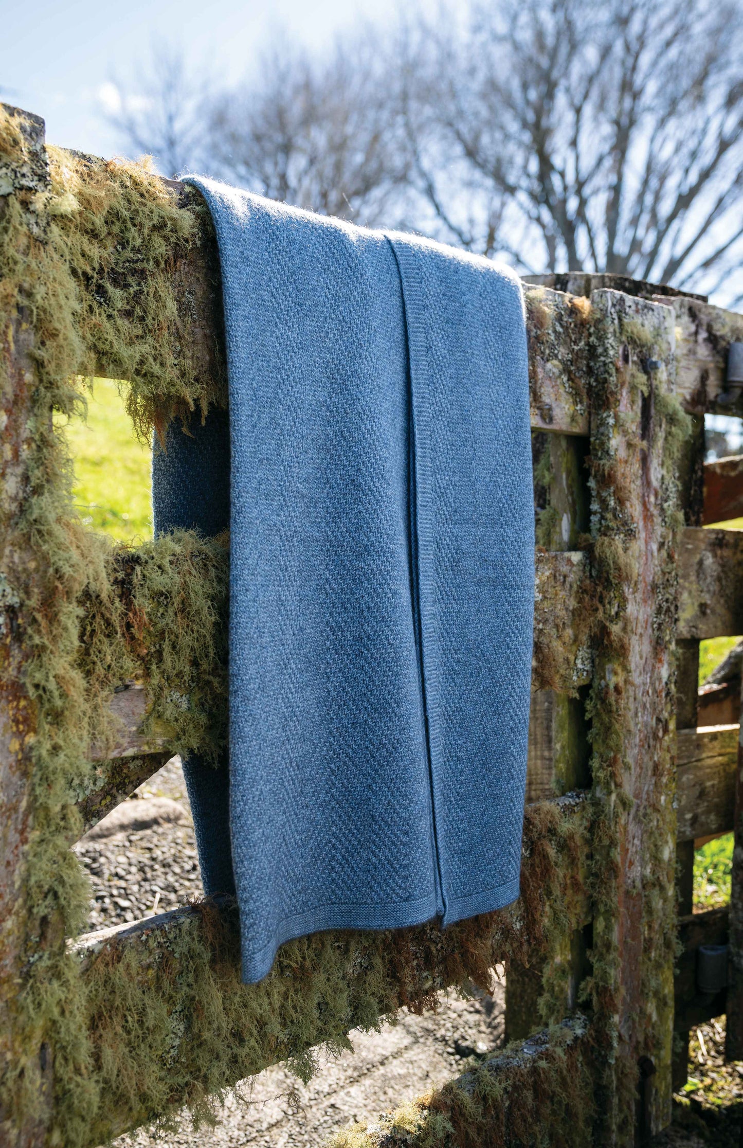 PLATED HERRINGONE THROW