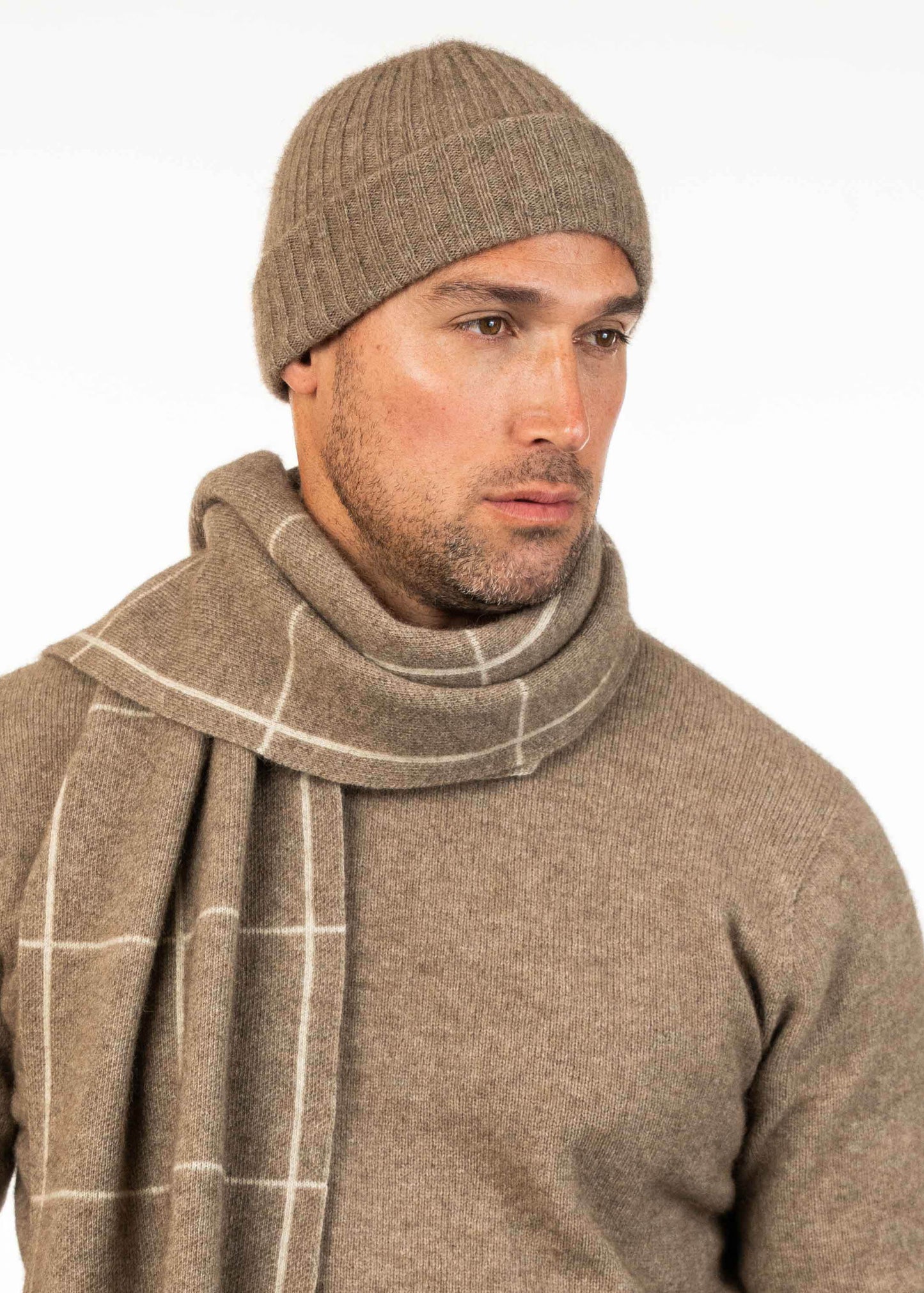 LIGHTWEIGHT RIBBED BEANIE