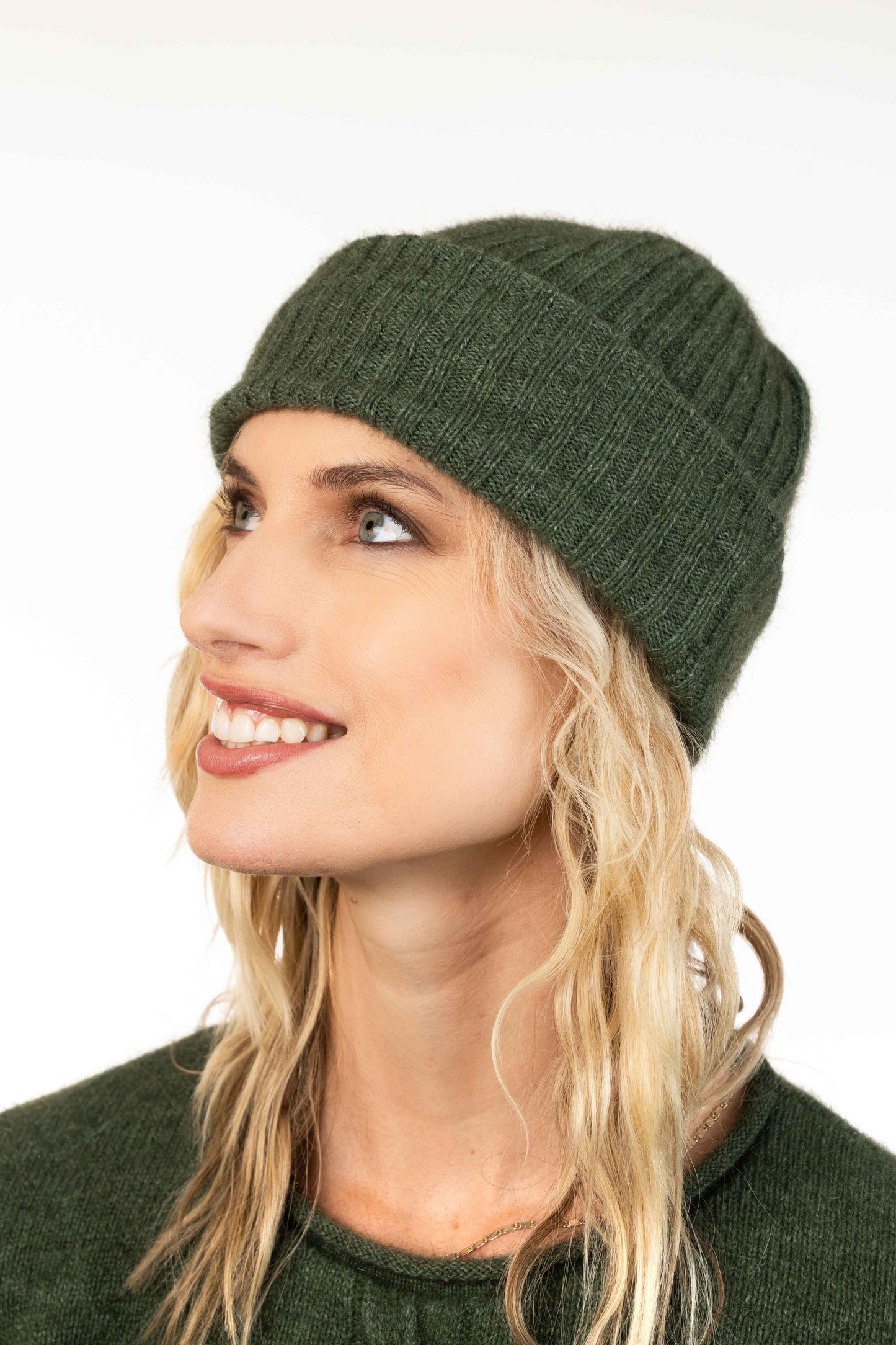 LIGHTWEIGHT RIBBED BEANIE