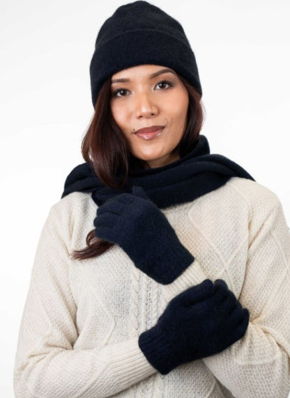 PLAIN GLOVES