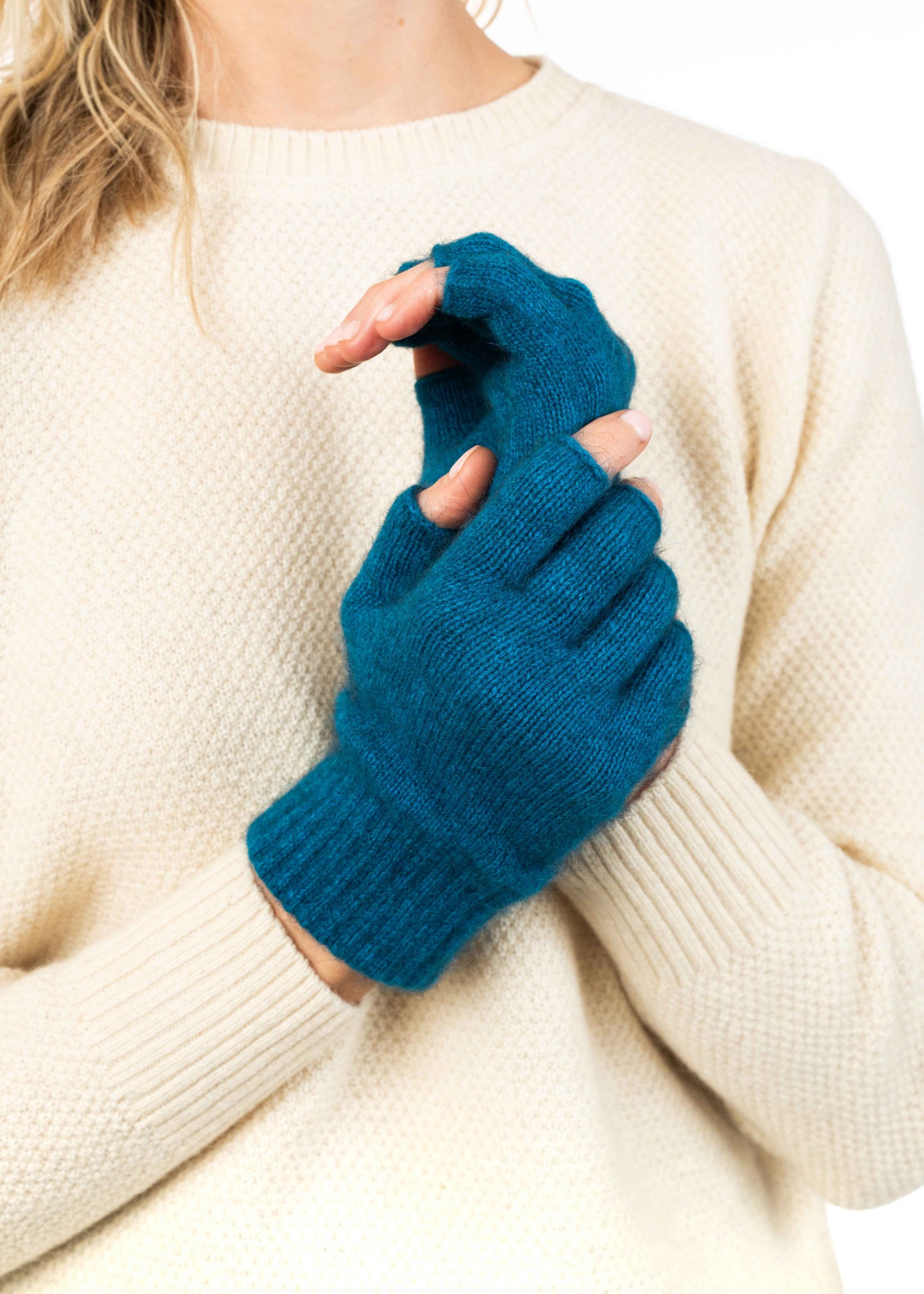 FINGERLESS GLOVES