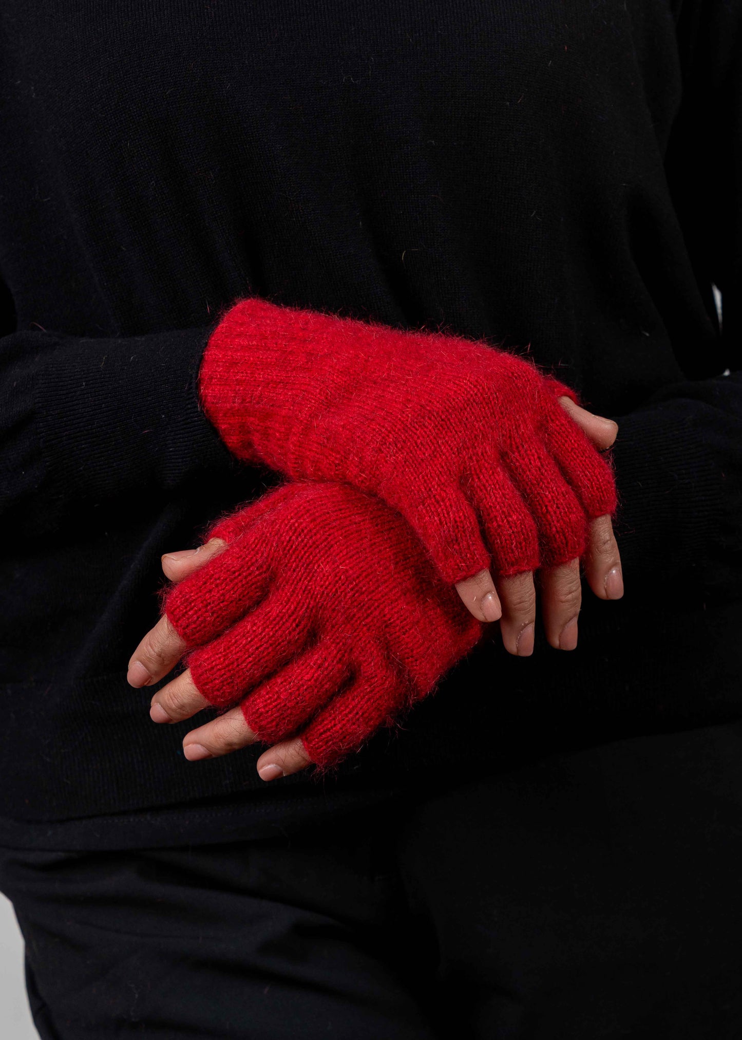 FINGERLESS GLOVES