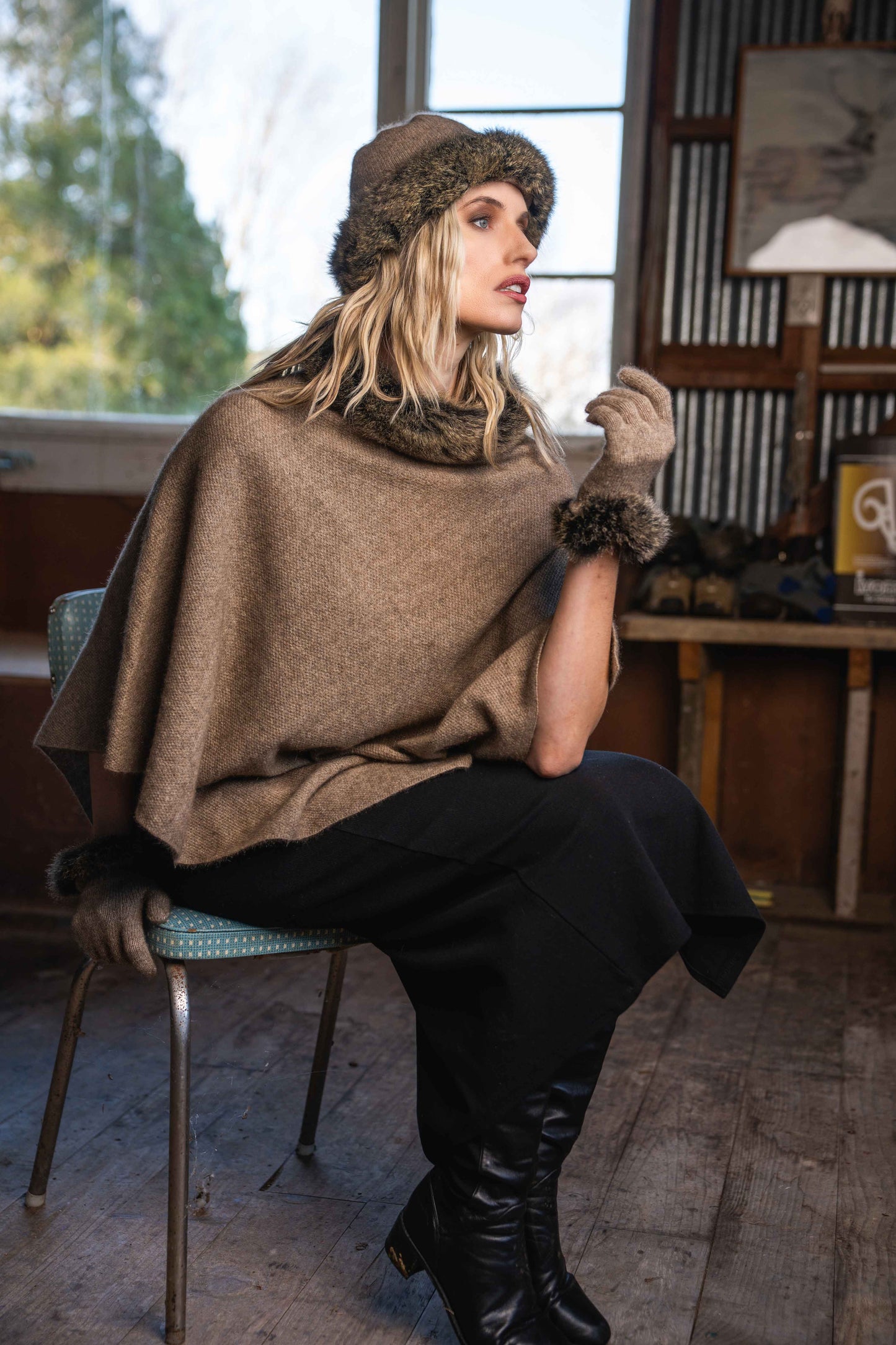 FUR TRIM ZIP PONCHO