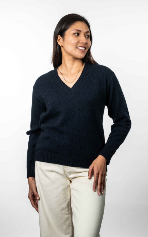 V NECK JUMPER
