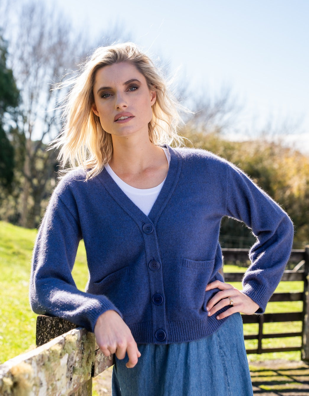 CLASSIC V NECK CARDIGAN