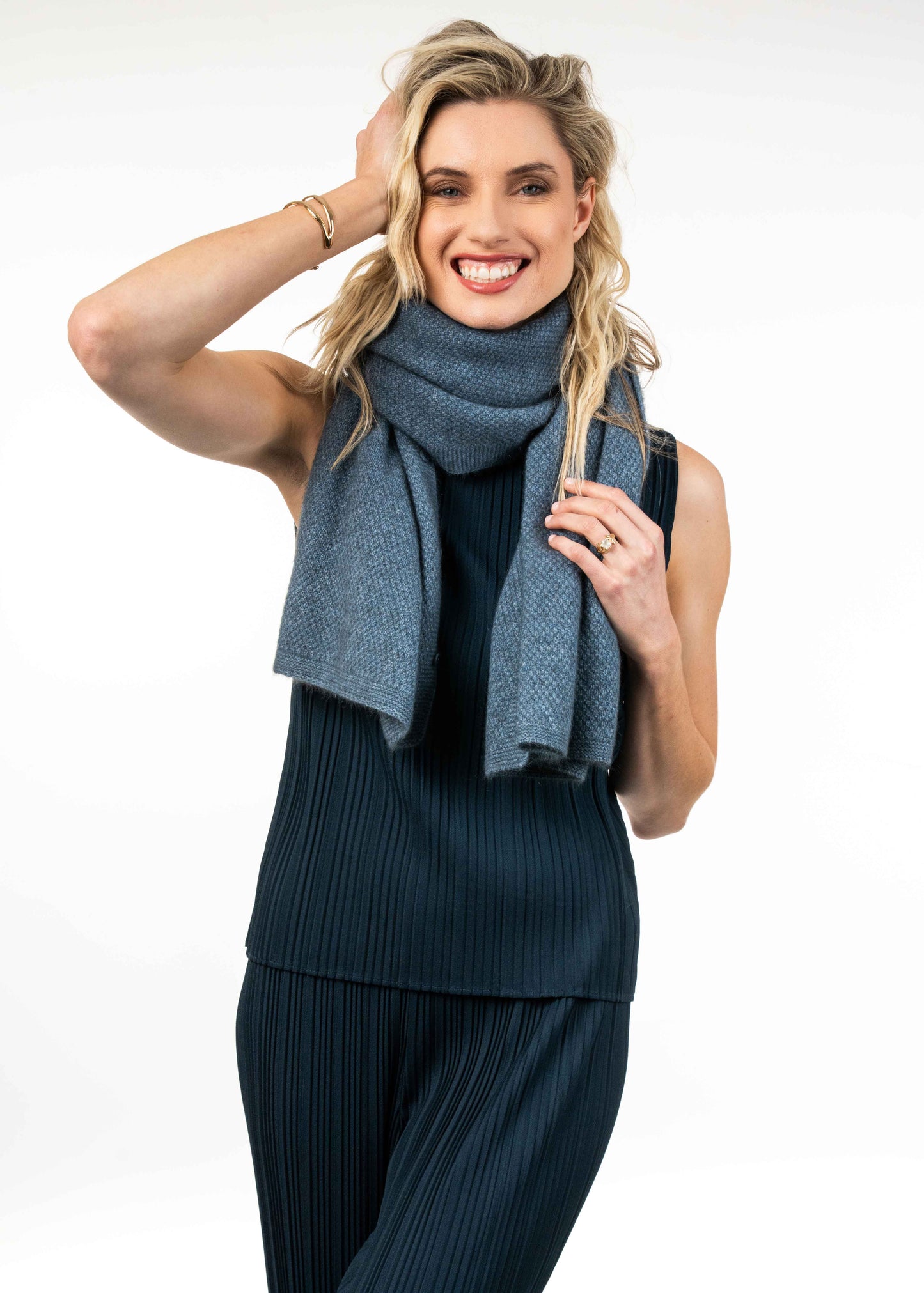 MOSS STITCH MULTIWAY WRAP