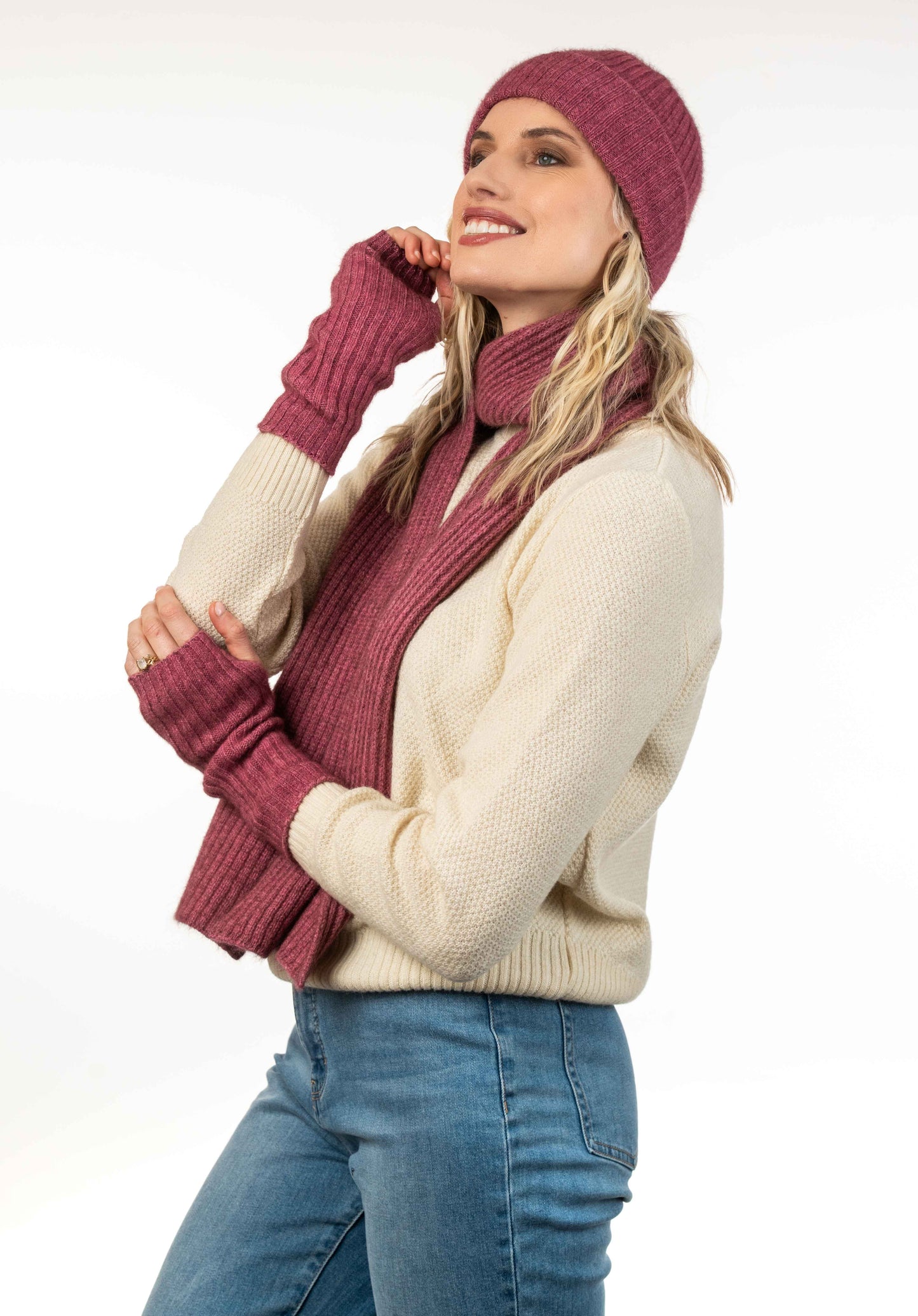 RIBBED KEYHOLE SCARF