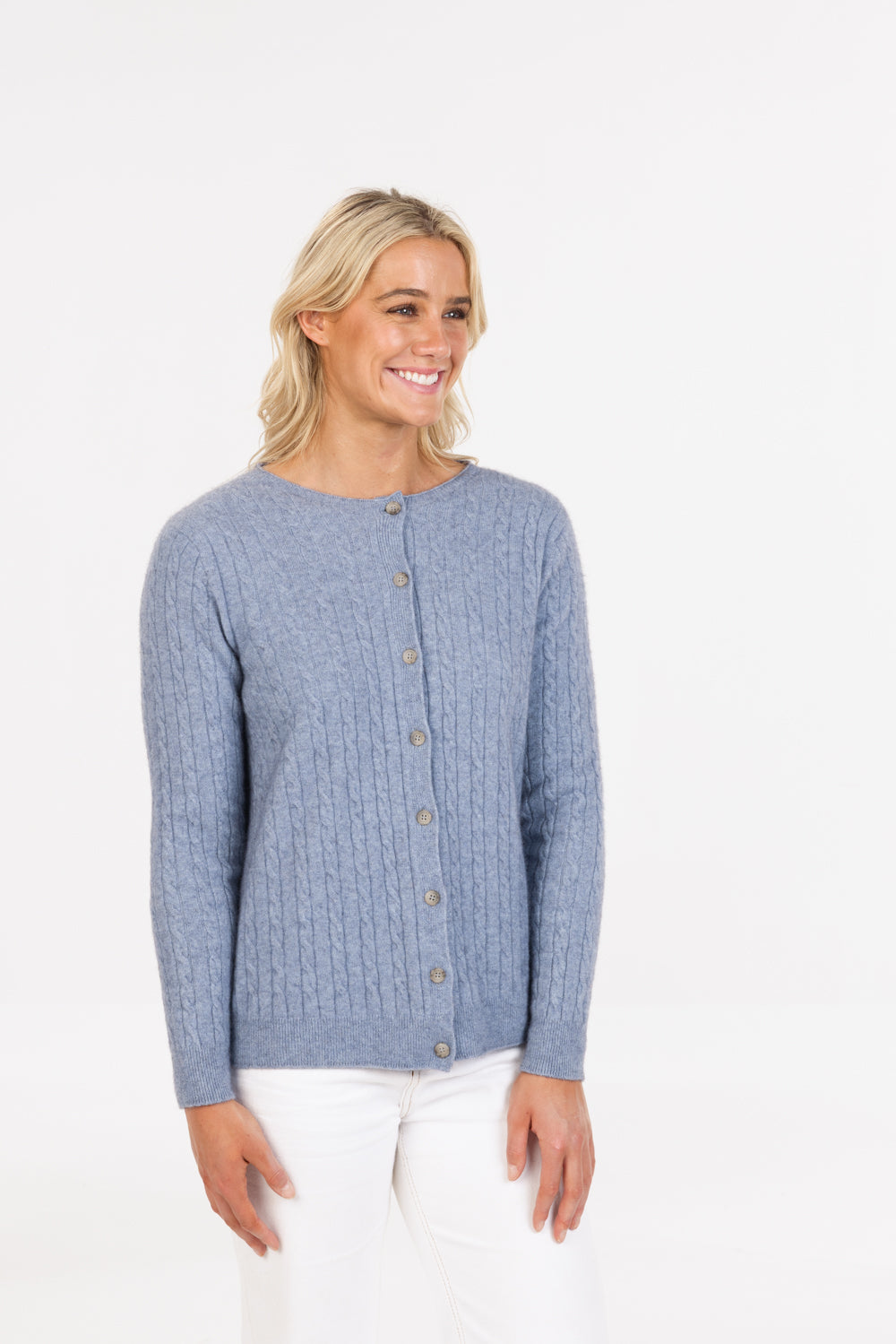 CLASSIC CABLE CARDIGAN