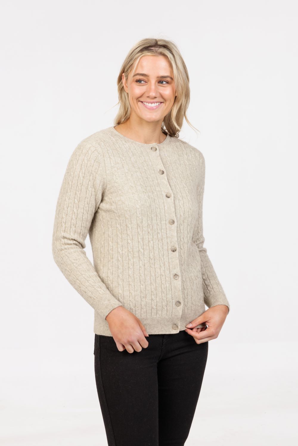 CLASSIC CABLE CARDIGAN