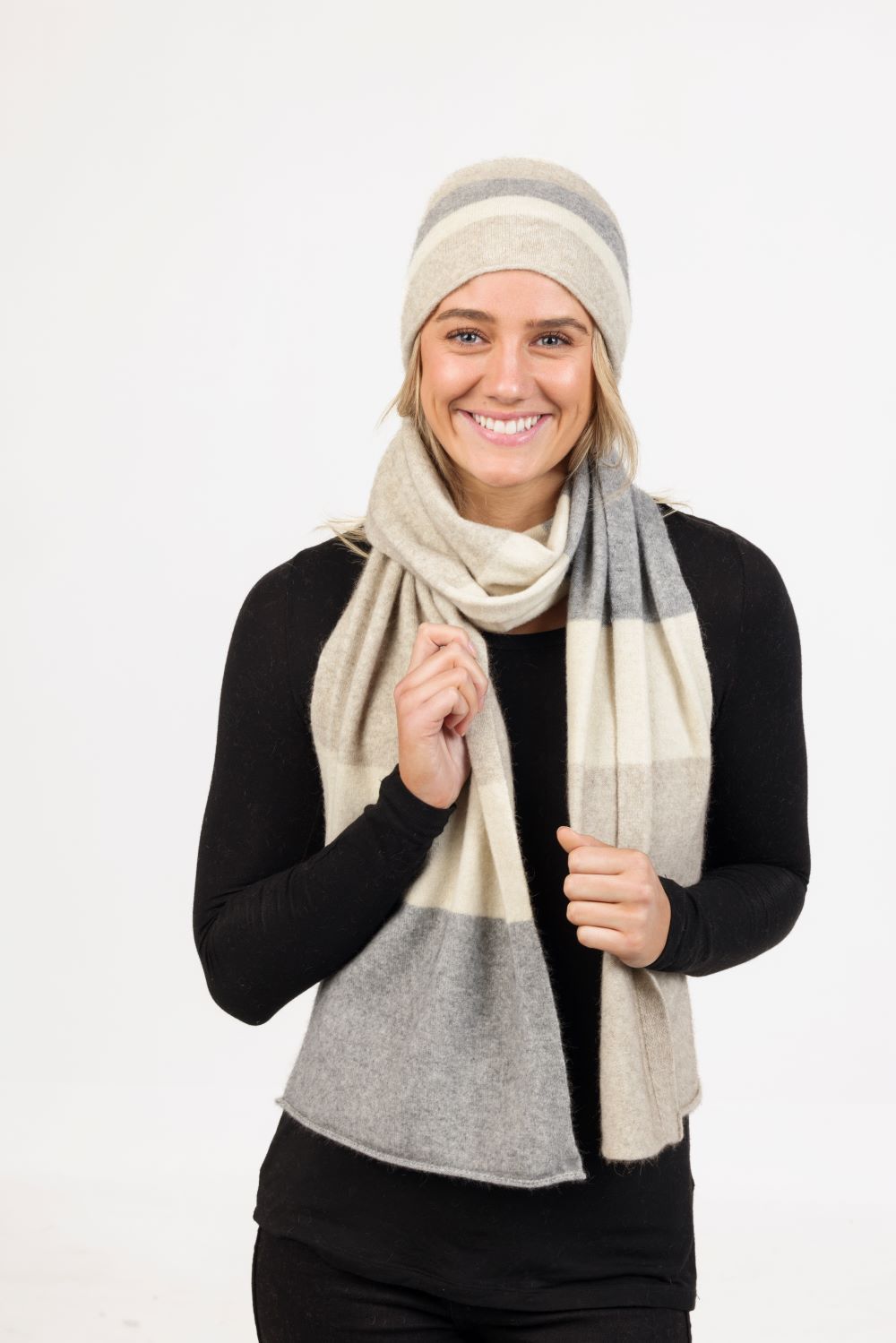 TRAVEL SCARF