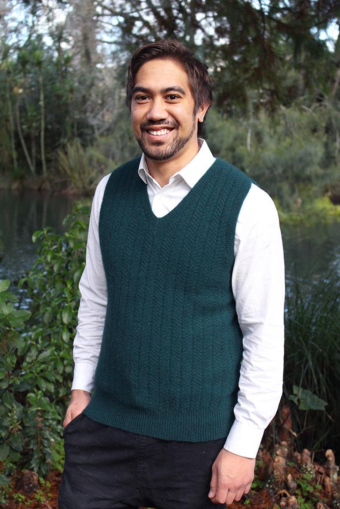 MEN'S PULLOVER VEST - Woolshed Gallery