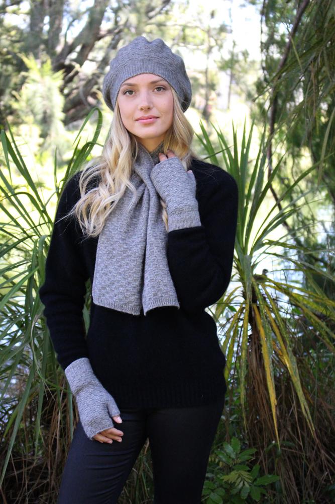DASH KEYHOLE SCARF - Woolshed Gallery